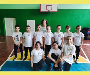 Спортивні змагання 4-В, в рамках тижня початкової школи.